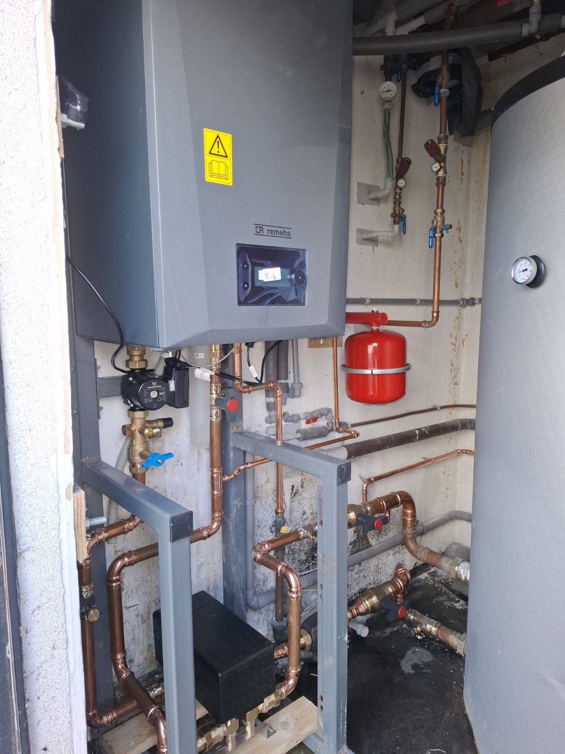 Remeha verwarmingsinstallatie met koperen hydrauliek en buffervat